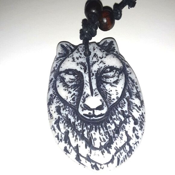 Hand CRAFTED UNISEX wolf charm with adjustable necklace - Picture 3 of 5